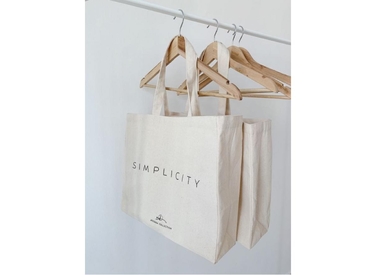 Phong cách cổ điển trở lại với túi vải vintage tinh tế