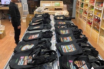 Vải PVC chất lượng dùng để may túi