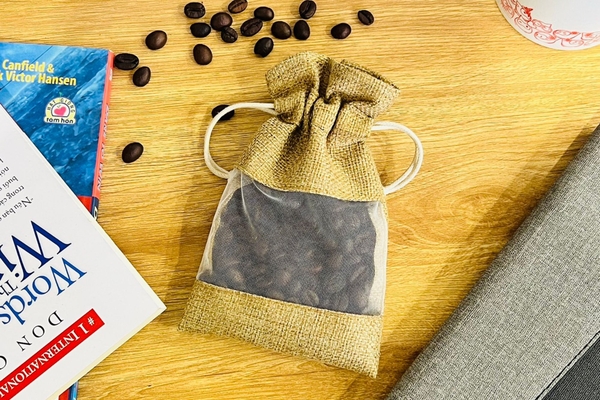 Vải làm túi thơm: Mẫu túi thiết kế độc đáo với vải tự nhúng mùi thơm